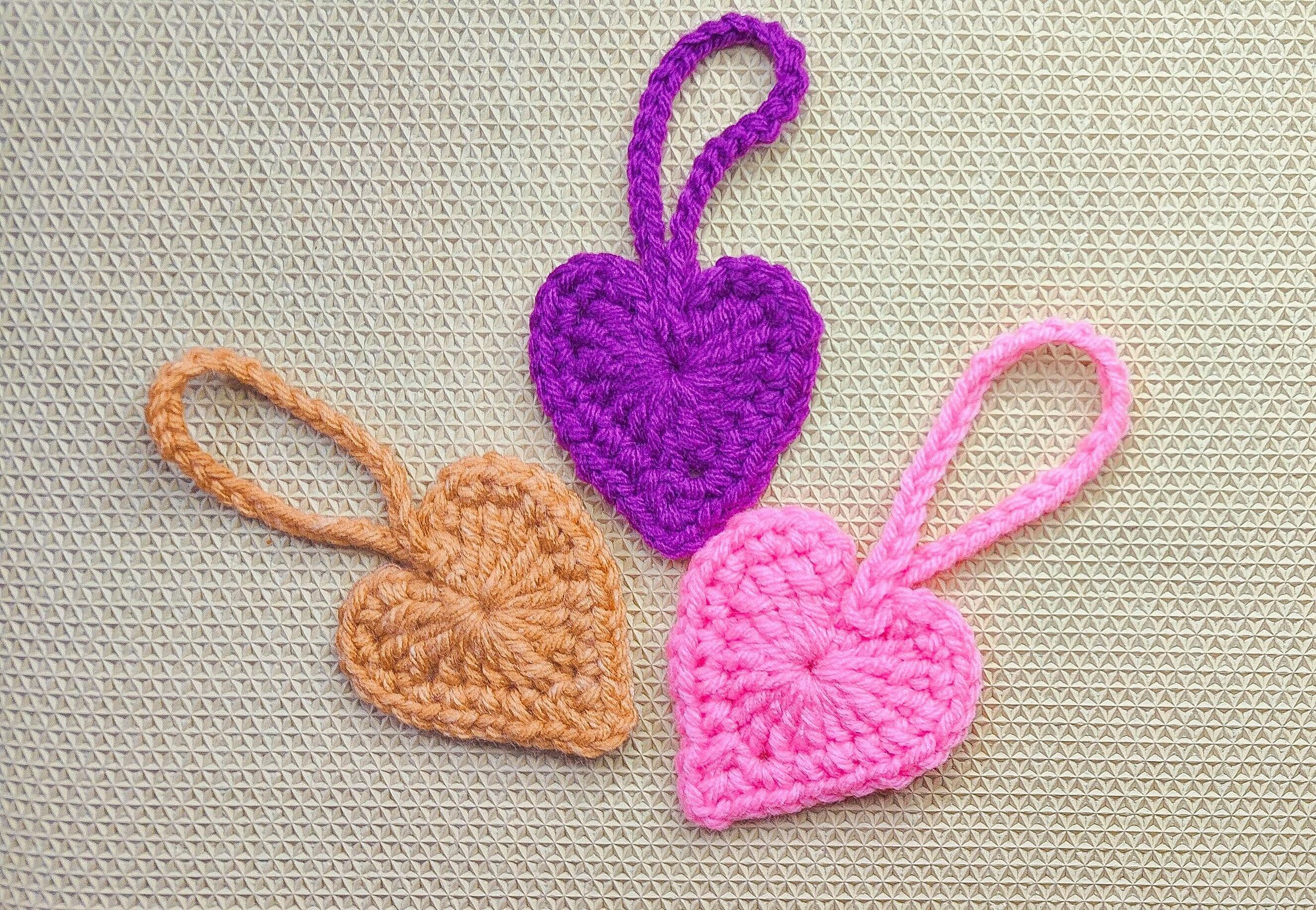 How to Make a Quick Crochet Heart Charm 4 Steps (with Pictures