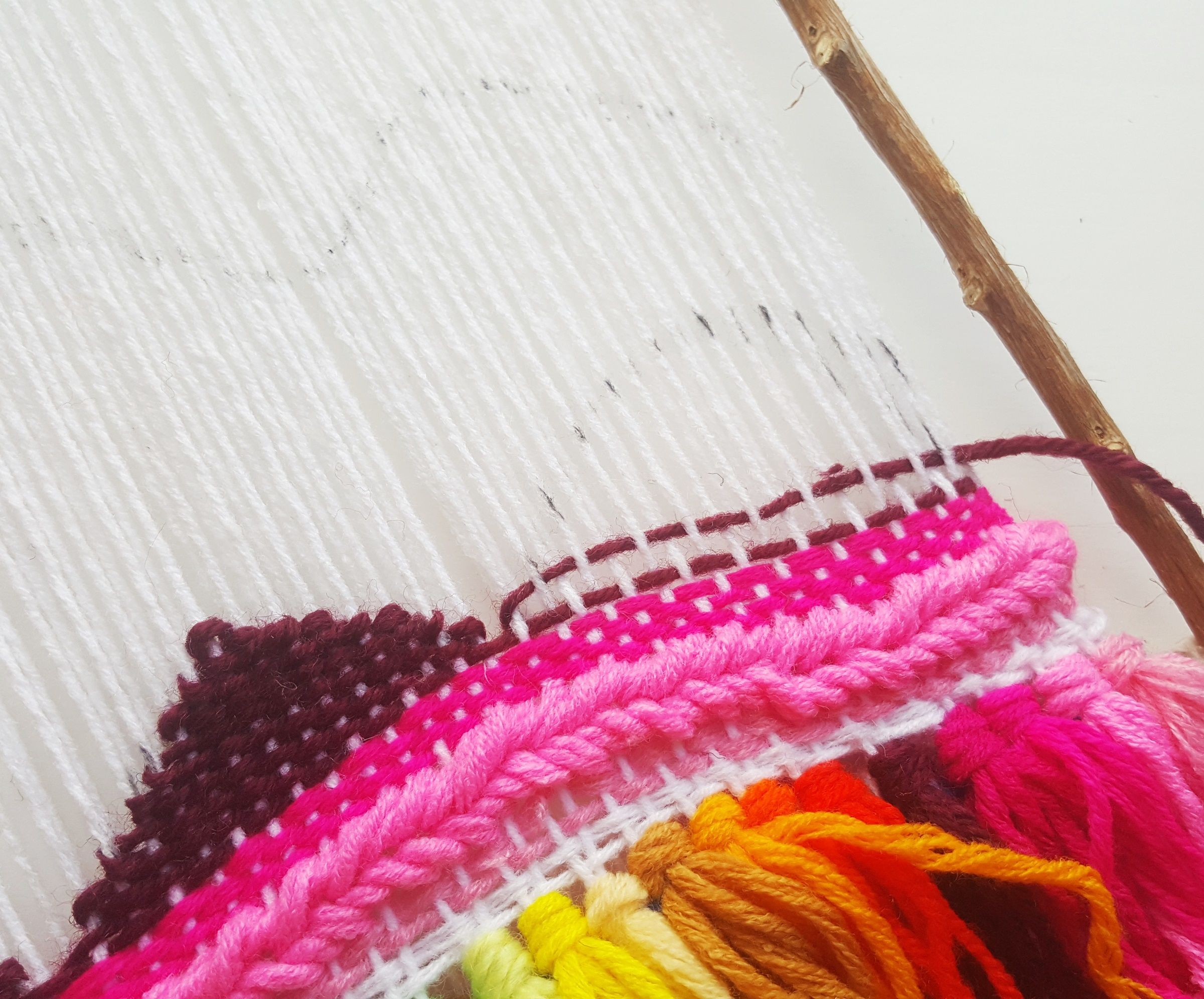 DIY Tapestry Weaving on Twig Frame 11 Steps (with Pictures