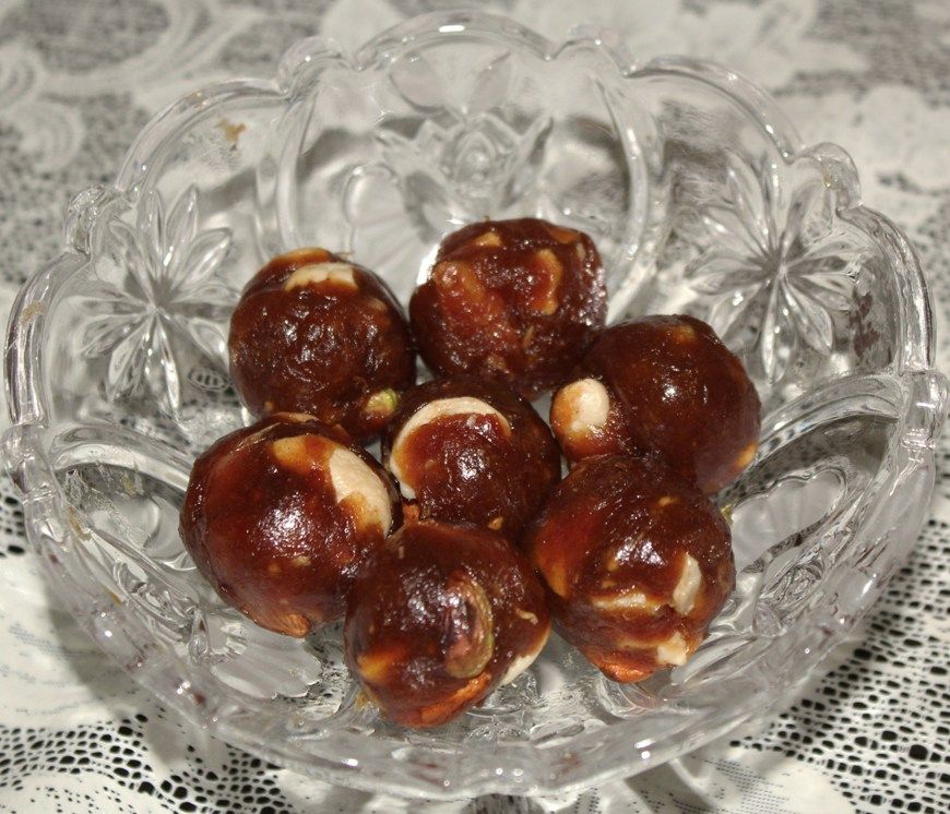 Date Delight: Nourishing and Moisturizing Properties
