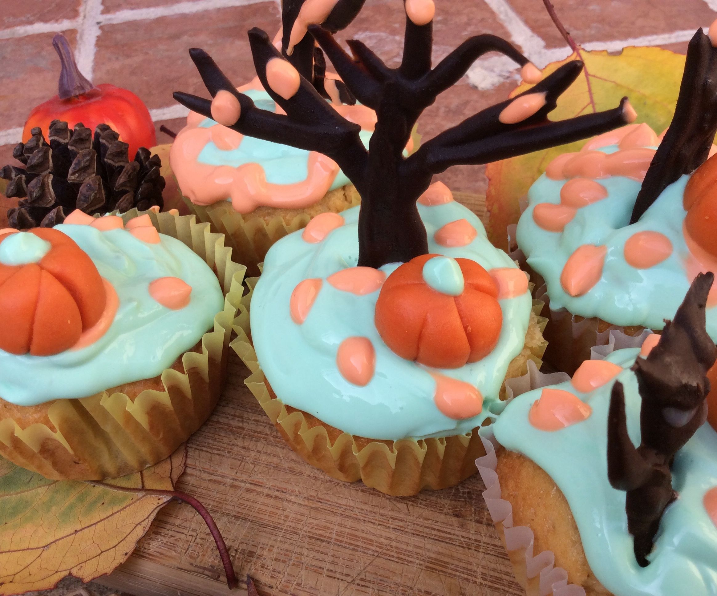 Halloween Pum-Cakes Grove Autumn Cupcakes