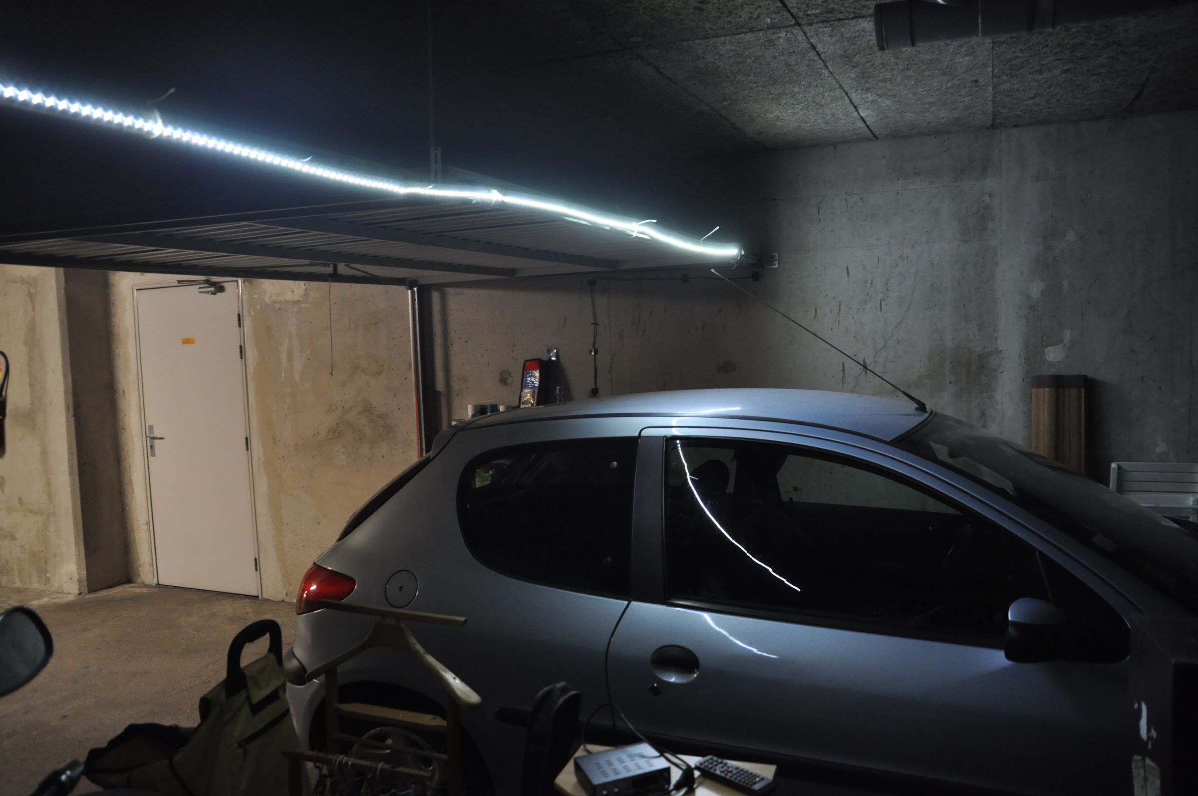 Illuminate a Garage That Does Not Have Electricity 5 Steps (with