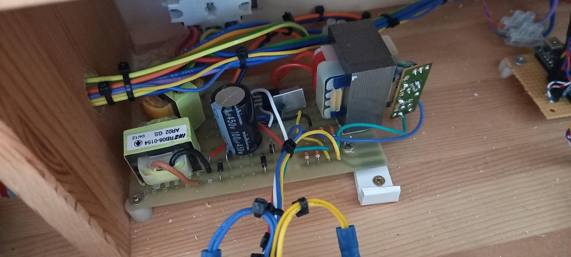 Re-designed My Electronics Workbench : 7 Steps - Instructables