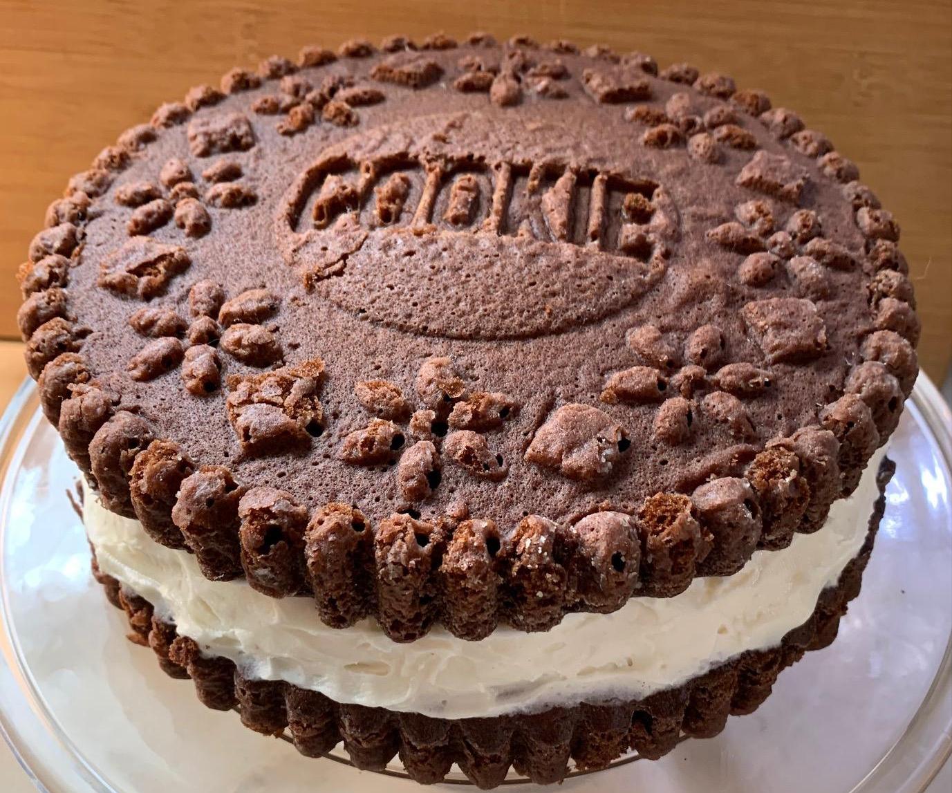 BIG Chocolate Sandwich Cookie Cake 15 Steps (with Pictures