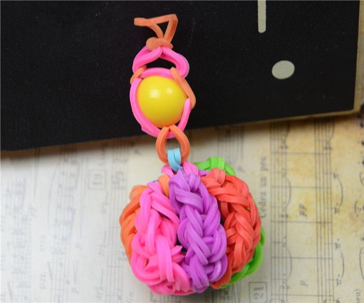 How to Make 3D Rainbow Loom Ball With Rubber Bands and Bead From