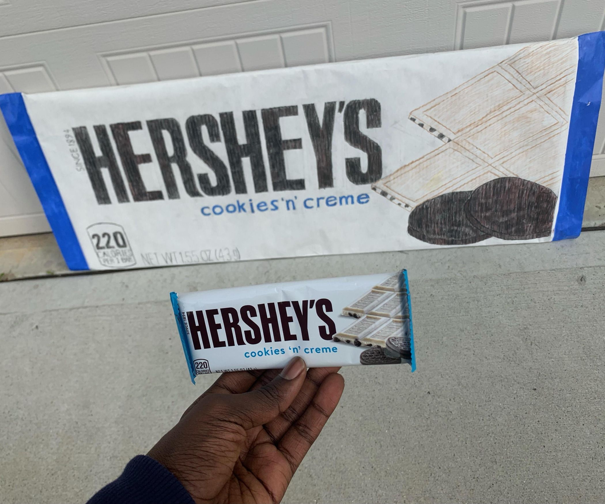 GIANT CARDBOARD Hershey's Cookies 'n' Cream CANDY Bar 5 Steps (with