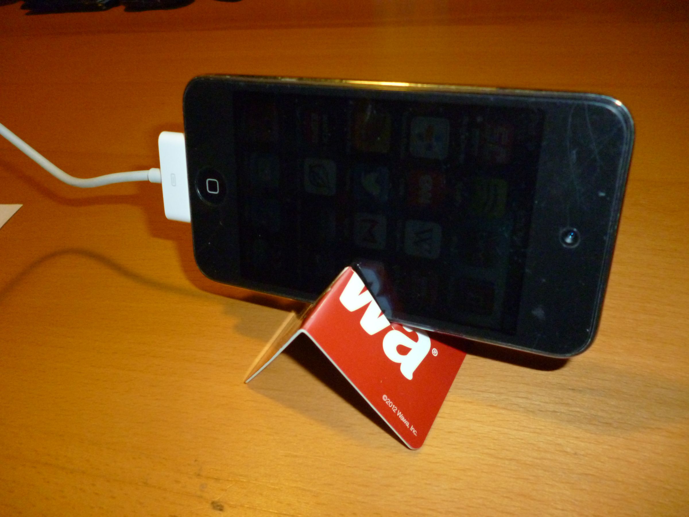 Super Easy Ipod or Cell Phone Stand From Used Gift Card