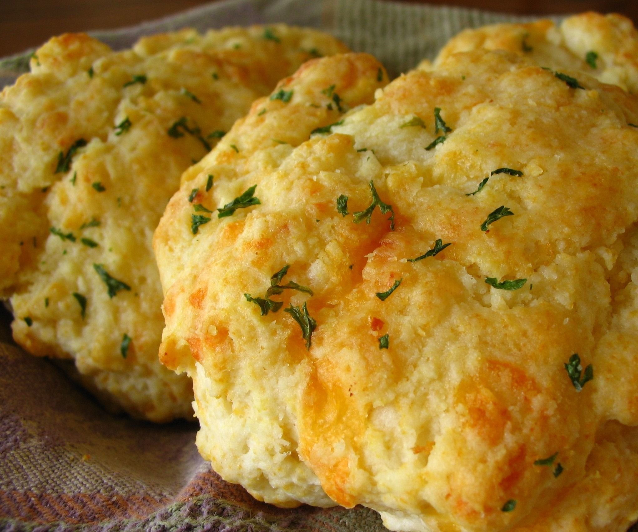 How to : Cheddar Biscuits