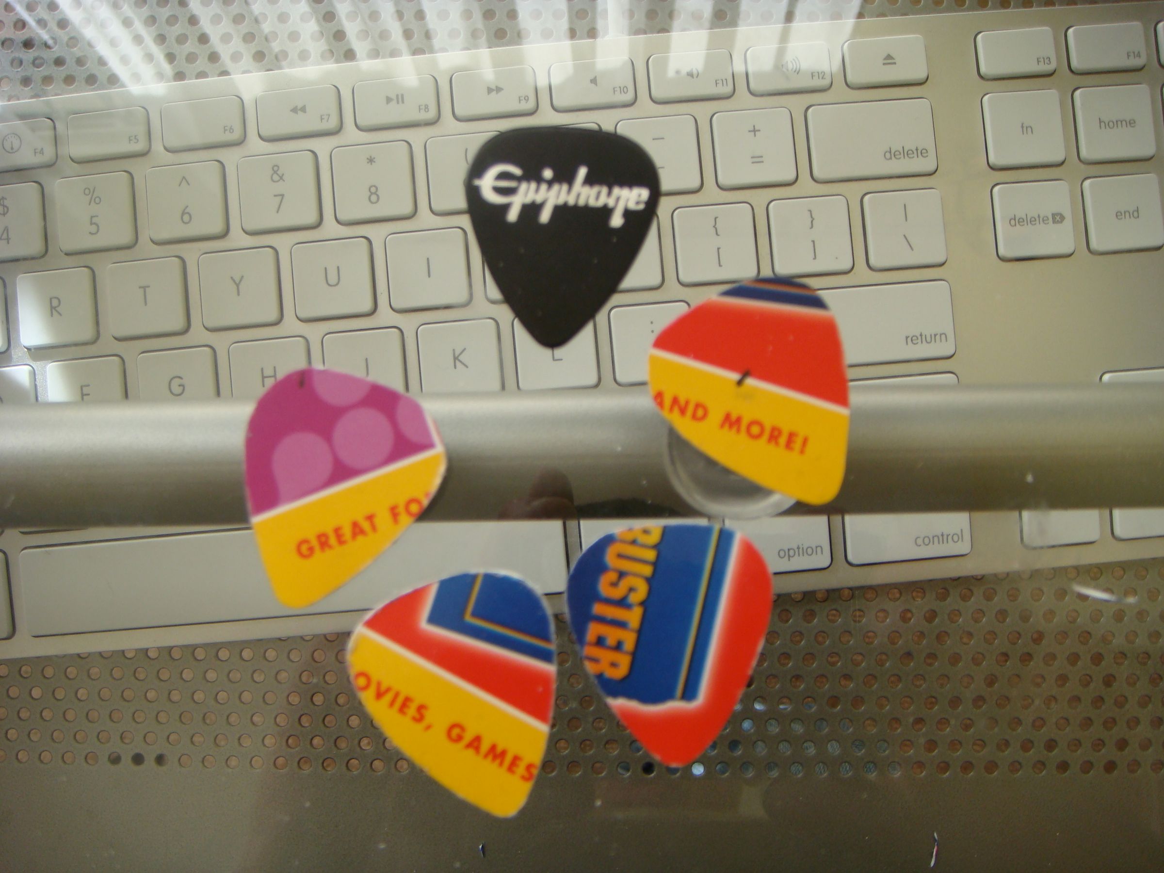 Make Your Own Guitar Picks From Gift or Credit Cards!