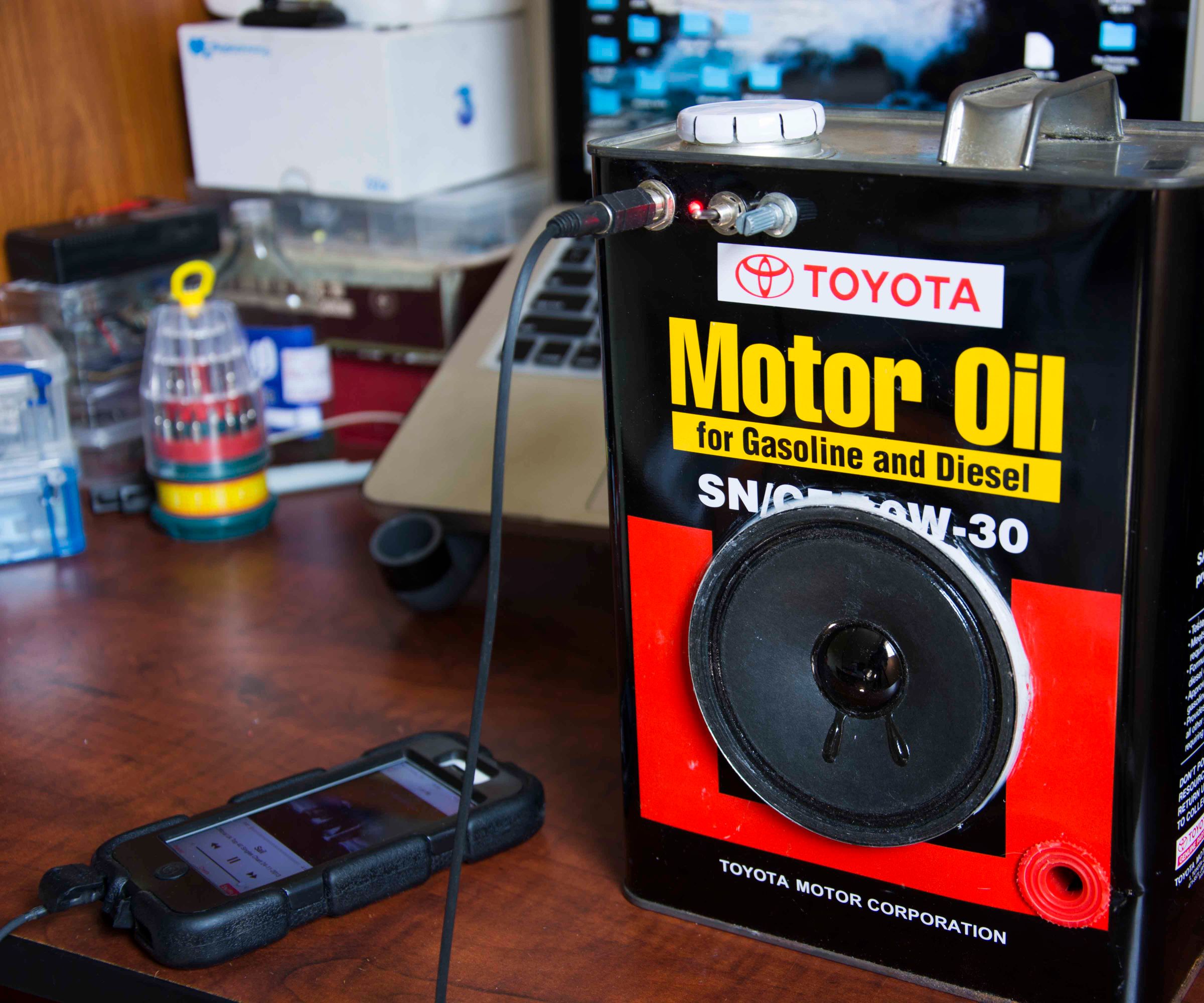 DIY LM386 Guitar Amp (boom box)