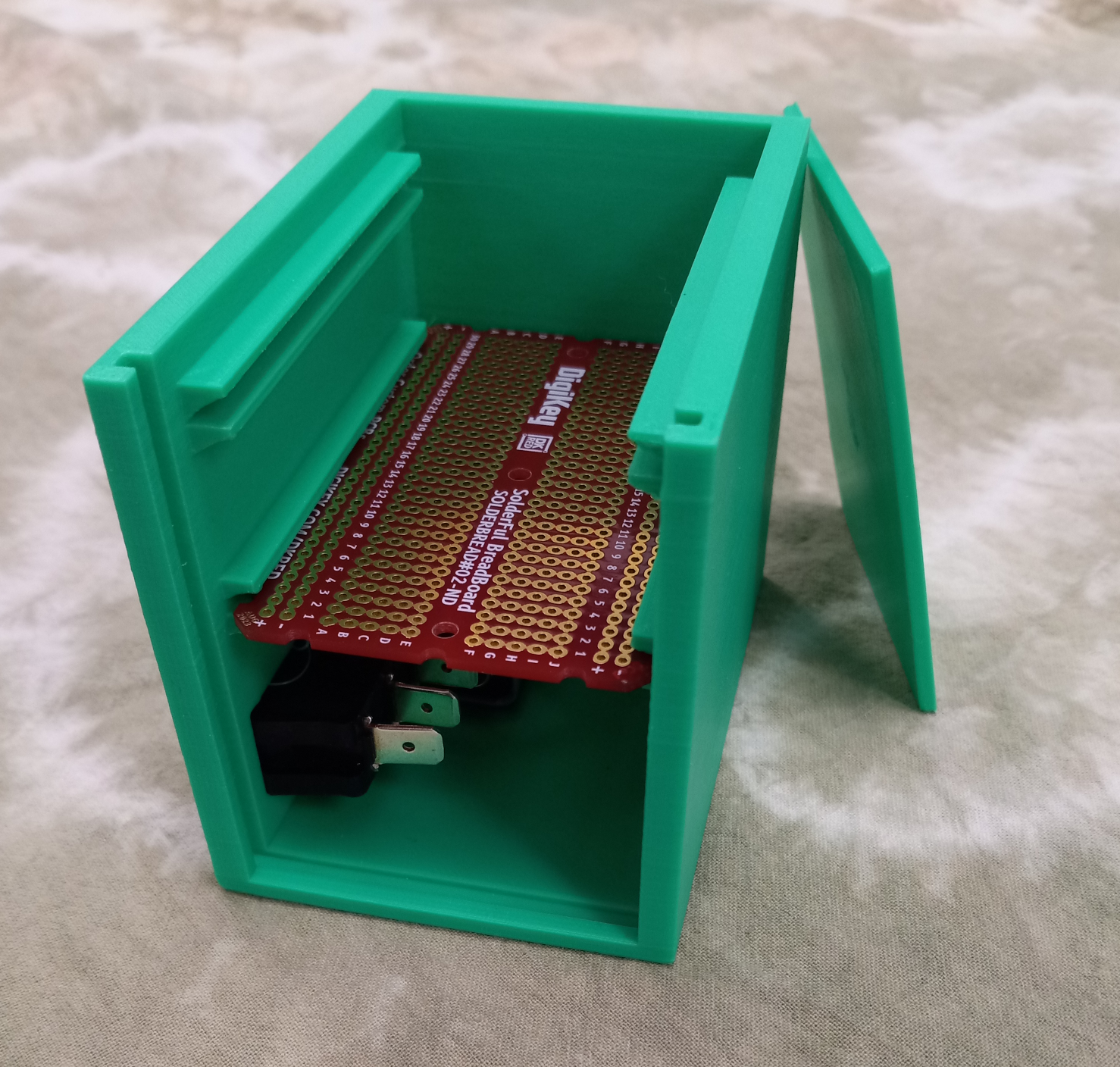 Circuit Board Case, a CAD Tutorial for Beginners