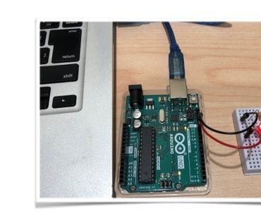 Tinkercadを使って、ArduinoUNOのLEDライトをつけてみよう
