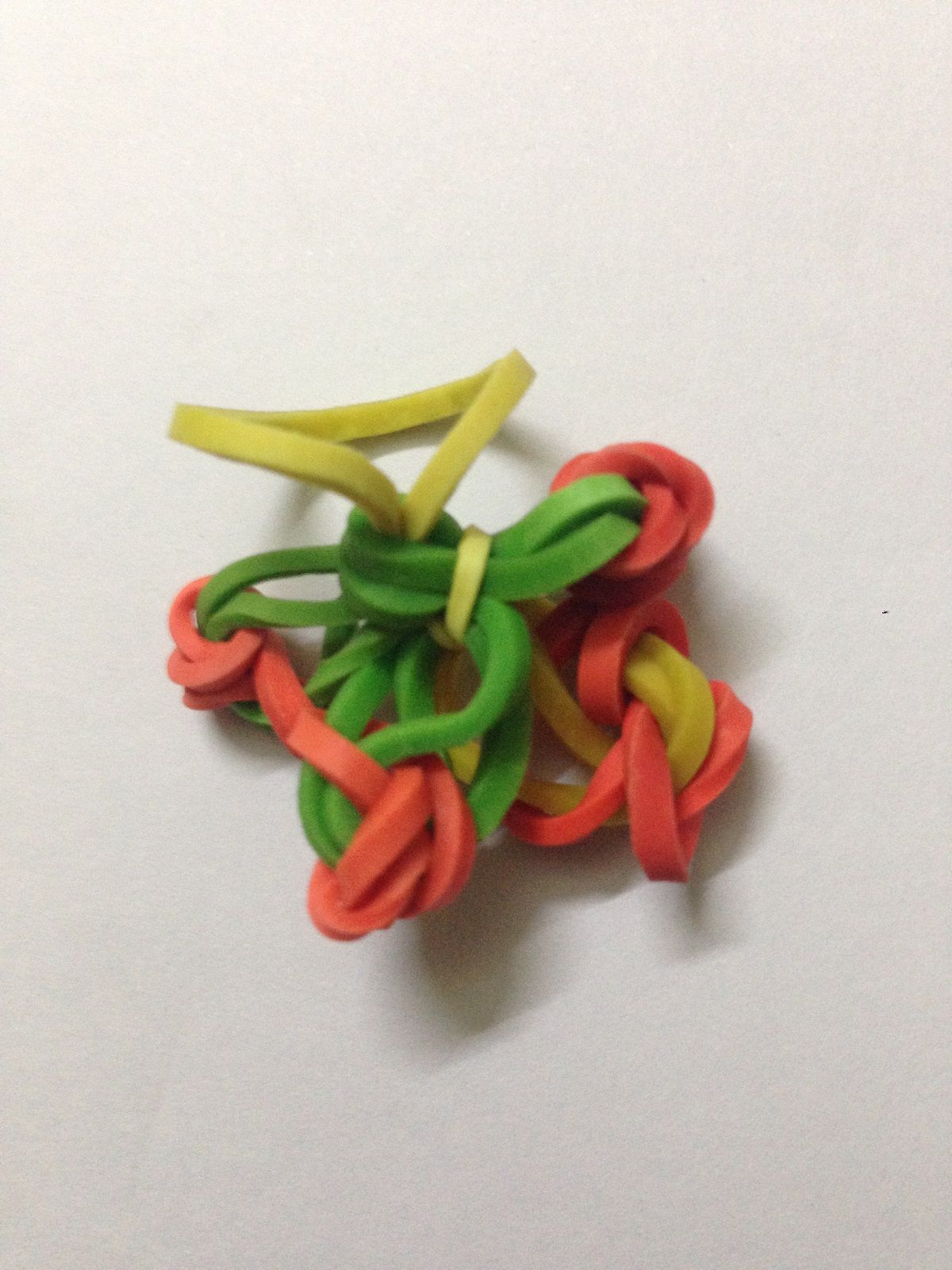 DIY Simple Rainbow Loom Flower Charm (Made With a Pen) 12 Steps Instructables
