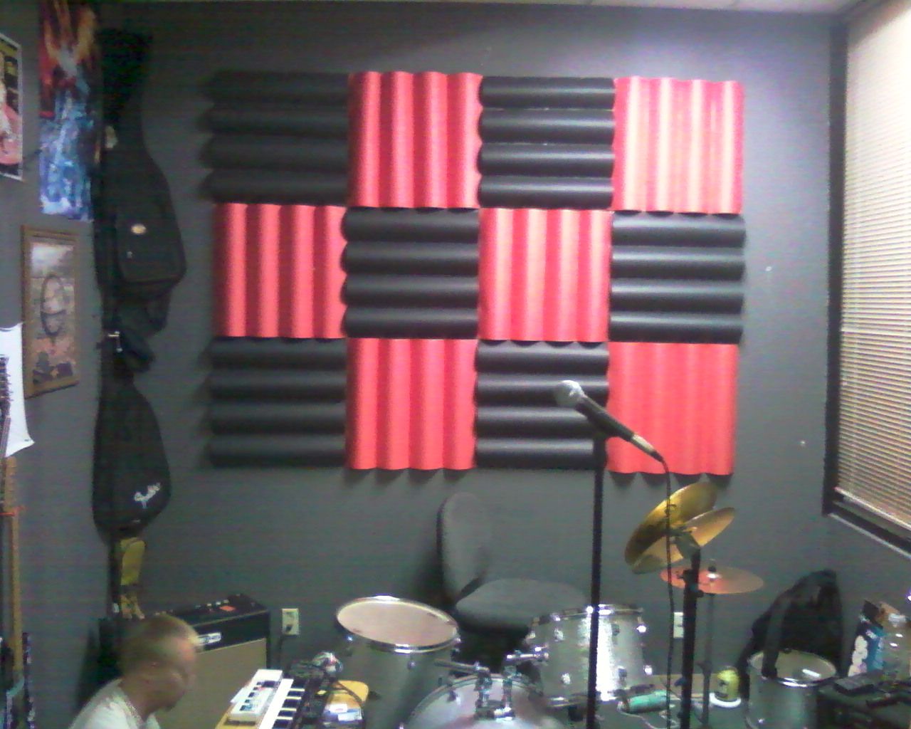 Sound Defusing/dampening Wall With Posterboard