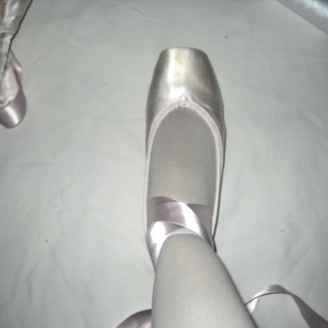 Sew Elastics and Ribbons on Pointe Shoes : 17 Steps (with Pictures ...