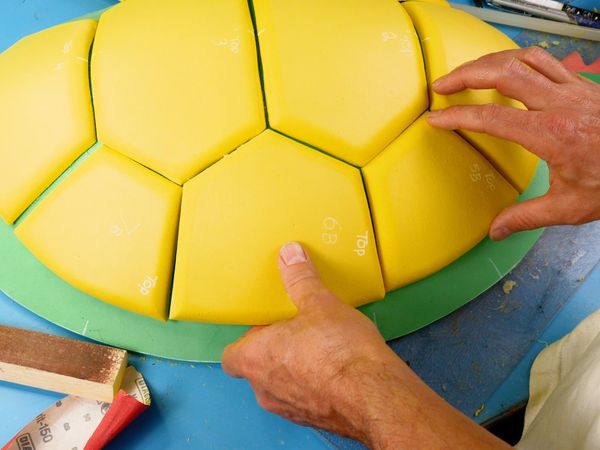 Repurpose Turtle Shell DIY Turtle Shell From a Foam Mat! : 29 Steps (with Pictures ...