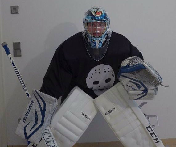 How to Gear Up As an Ice Hockey Goalie