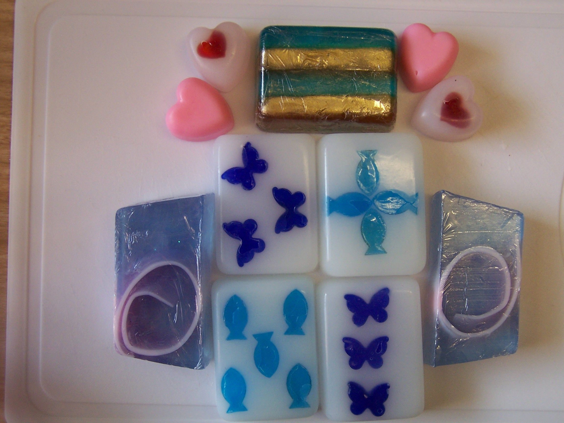 Melt and Pour Soap Making - Home Made Soap the Easy Way