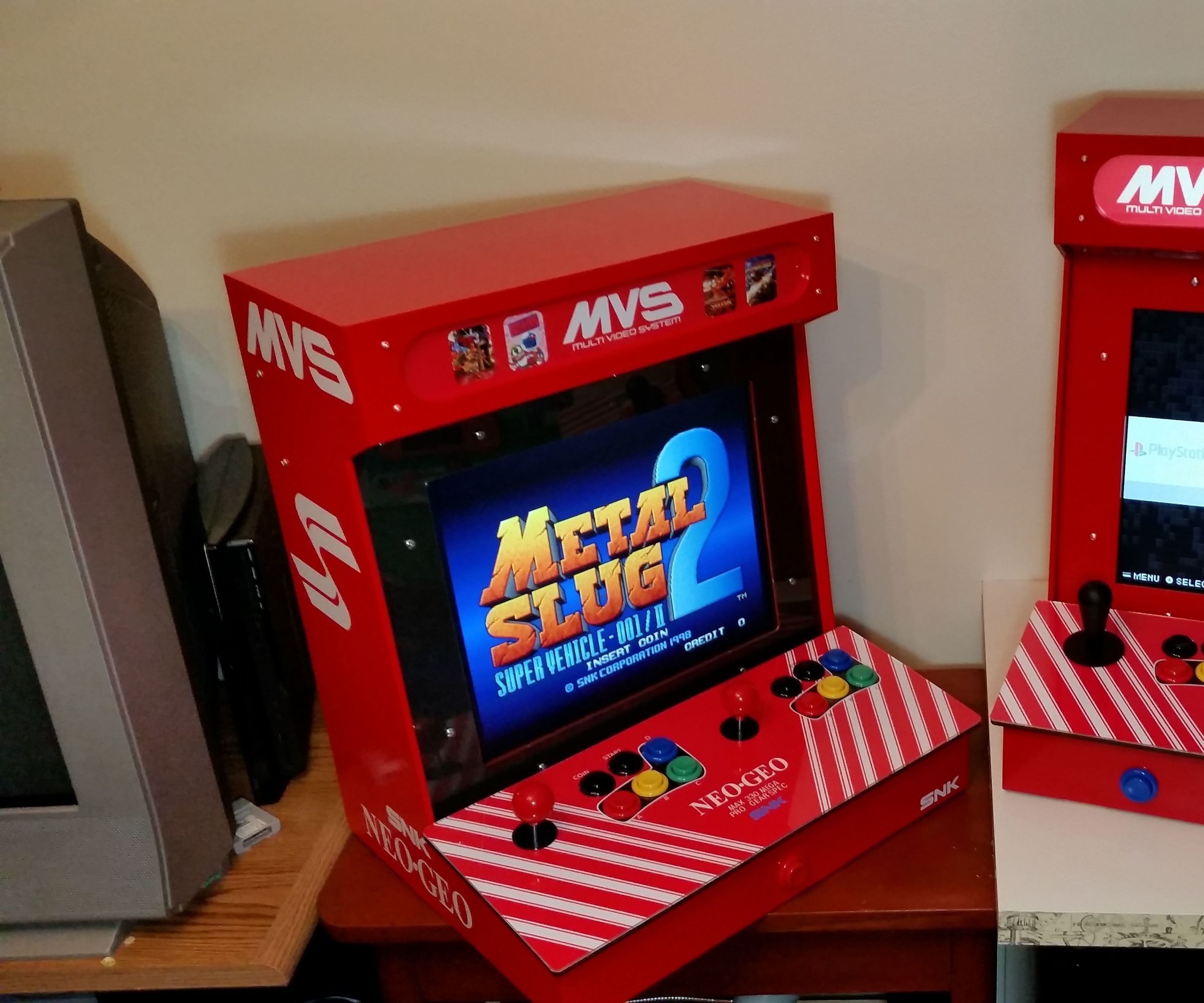 Desktop Raspberry Pi Arcade With a Discarded 17" LCD