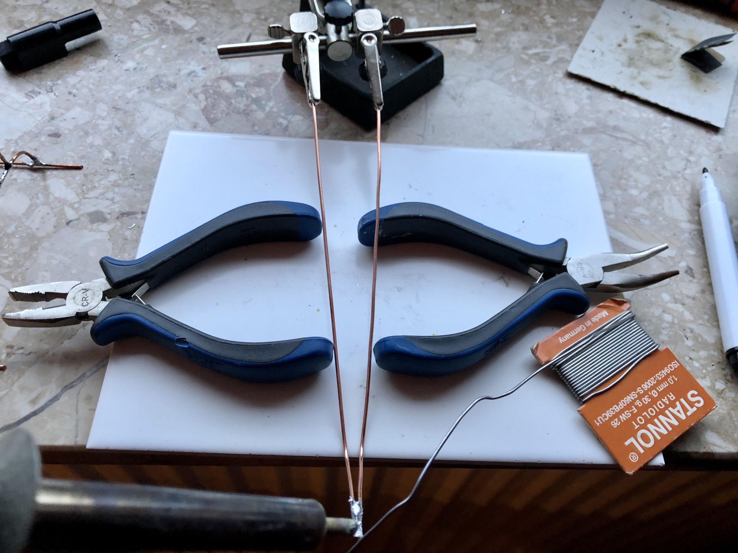 Helicopter Battery/Solar Wire Bending 11 Steps (with Pictures