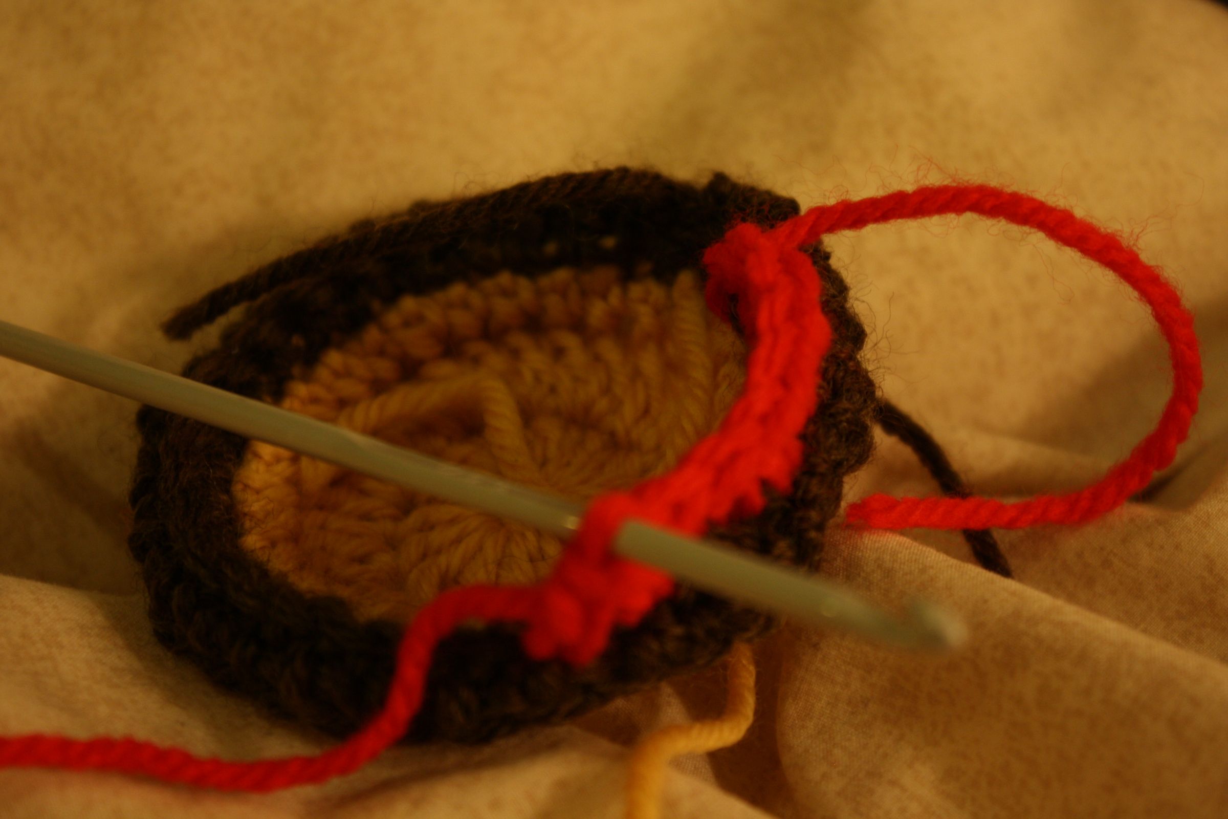 How to Build a Hamburger Trinket Box With Yarn! 6 Steps Instructables