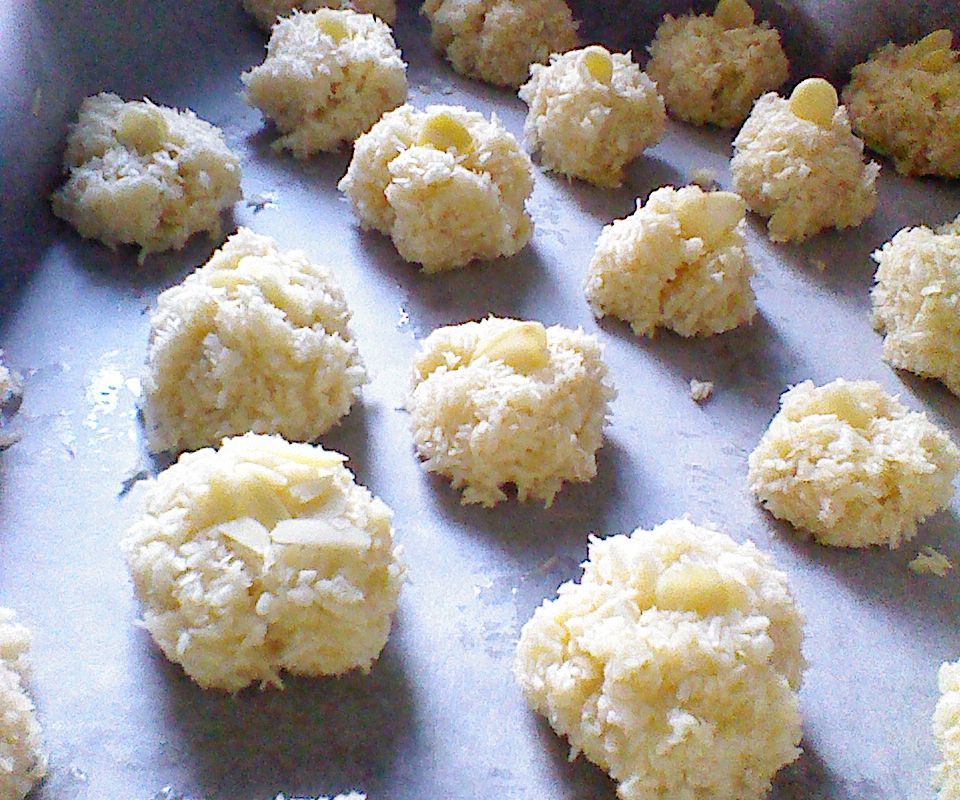 The Coconeymond Cookies