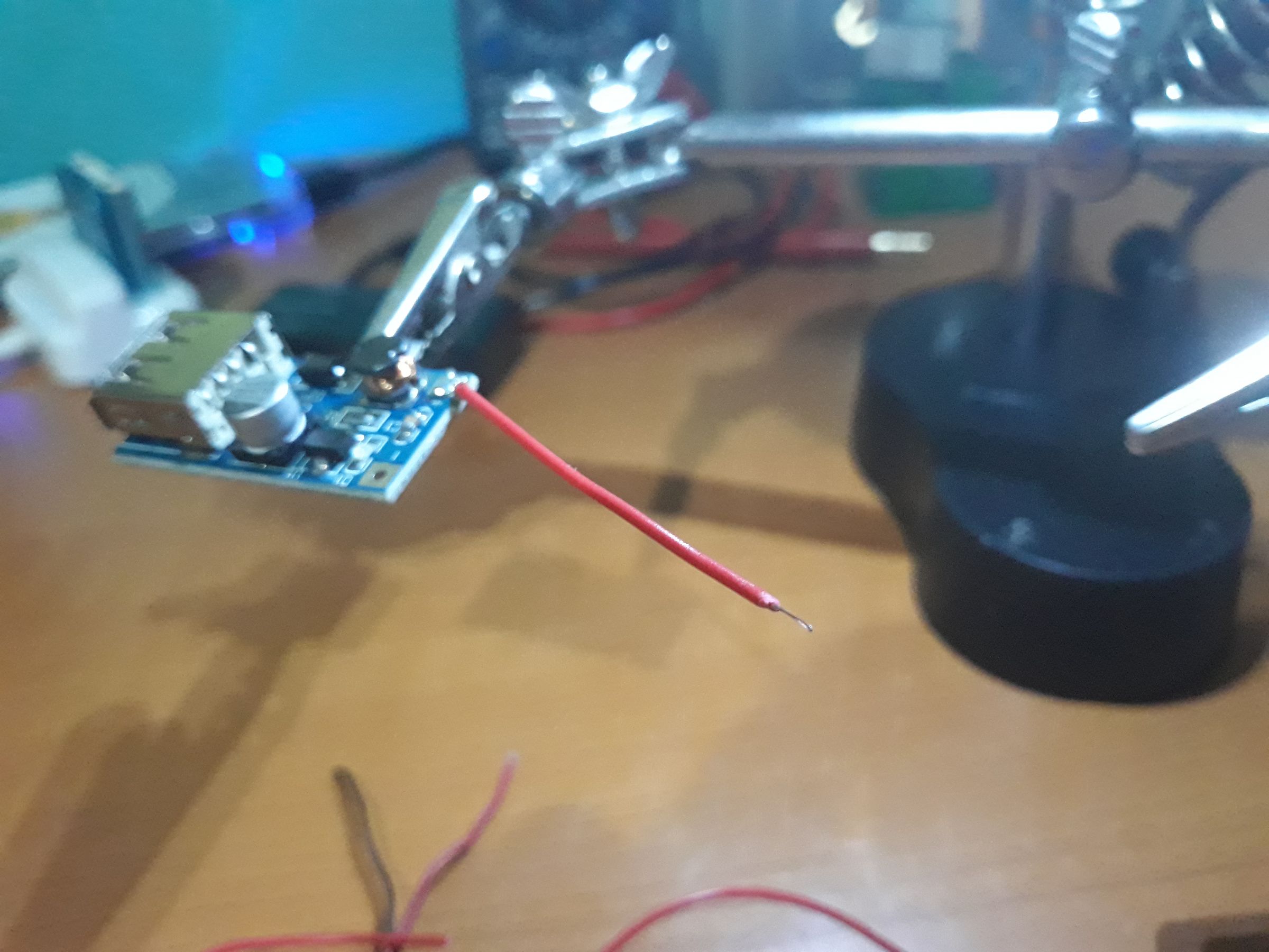 Make a Portable Charger With Old Batteries! 6 Steps (with Pictures