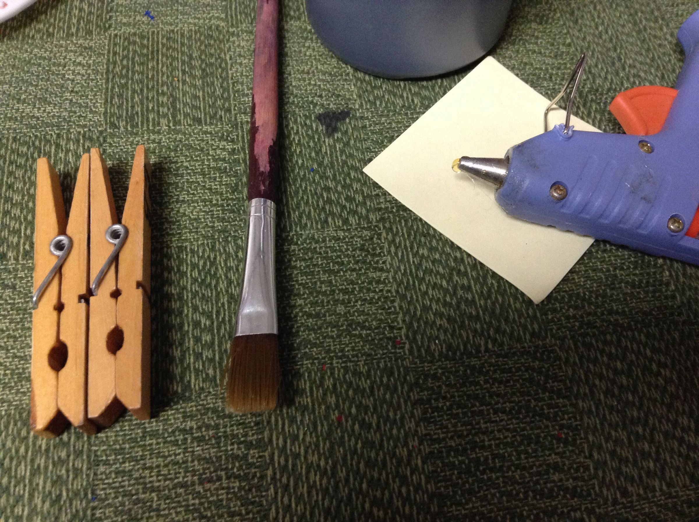 Clothespin Picture Holders 4 Steps Instructables