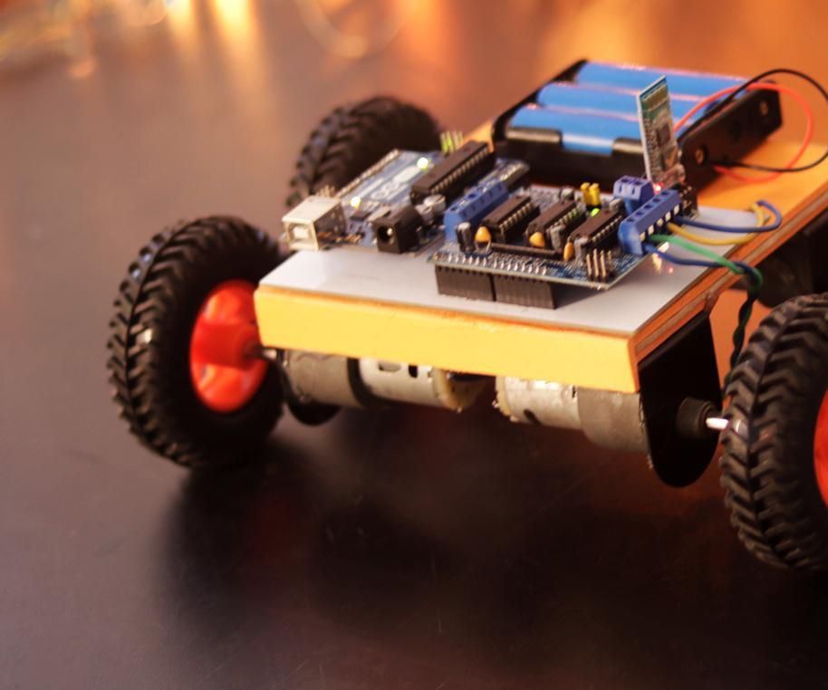 ARDUINO BLUETOOTH CAR 