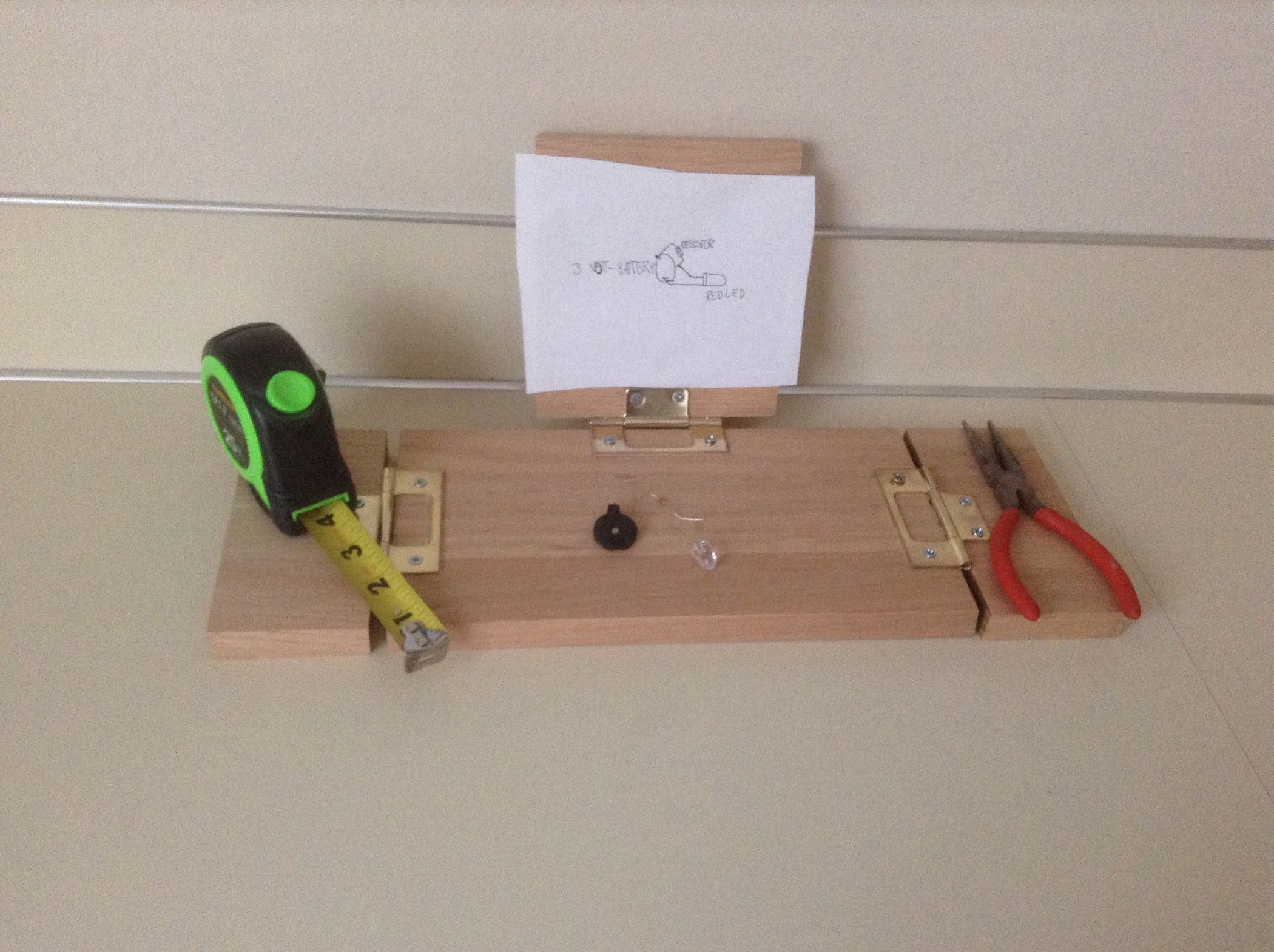 Portable Work Desk : 5 Steps - Instructables