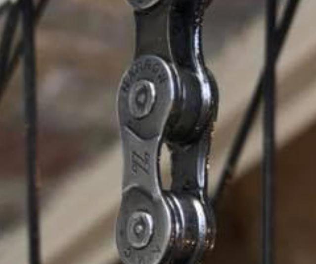 Cleaning a Bicycle Chain With "Eternal" Kerosene. (Includes the