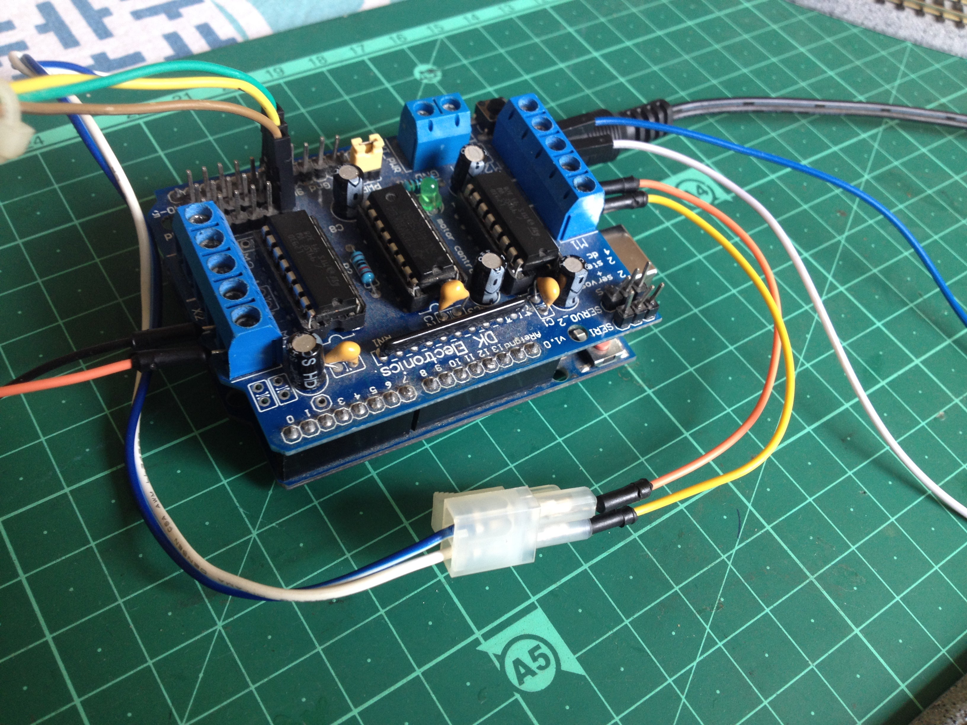 Automated Arduino Controlled Reversing Loop For DC Trains