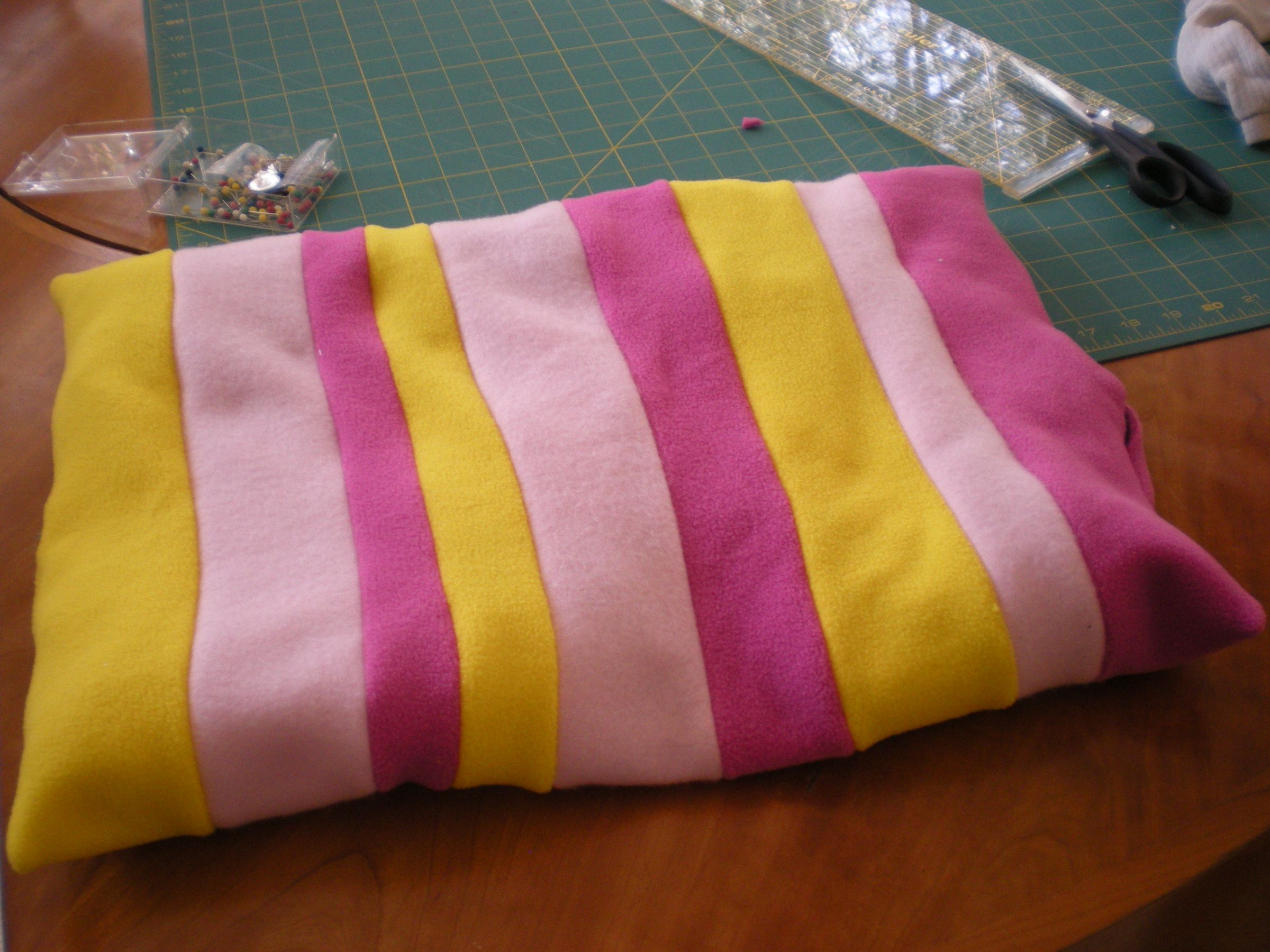 Super Easy Cat Bed With Toys (From Scraps)