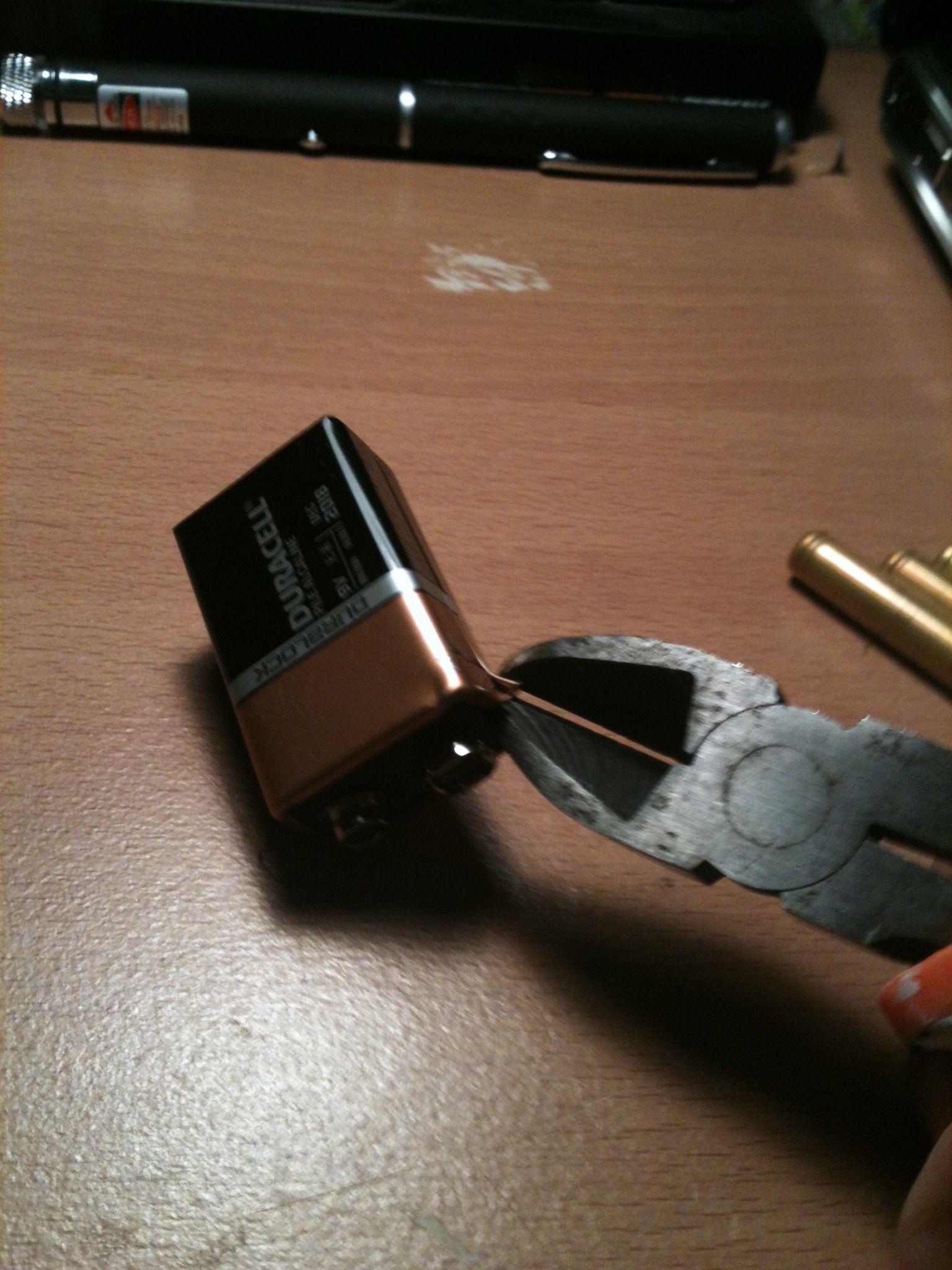 Aaaa Battery Hack! 5 Steps Instructables