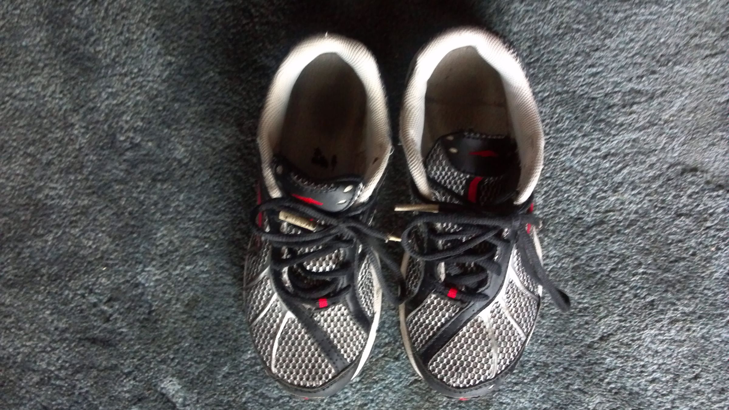 How Kids Tie Shoes