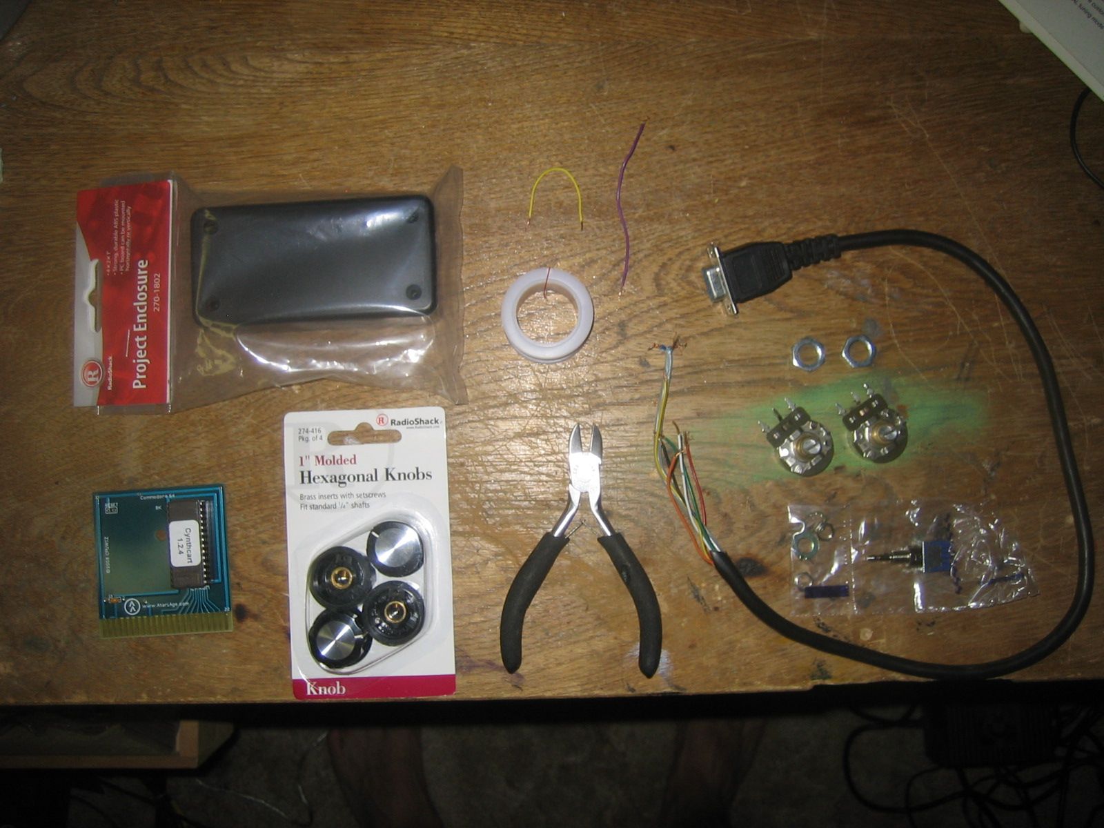 Homebrew C64 "Paddle" Box 4 Steps Instructables