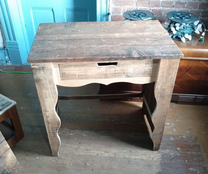 Reproduction of a Small Desk From Texas