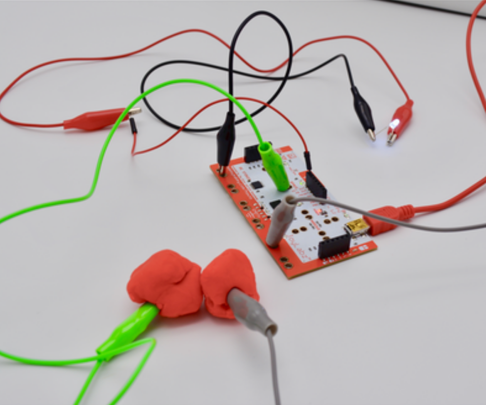 Simple Circuits Challenge With Makey Makey