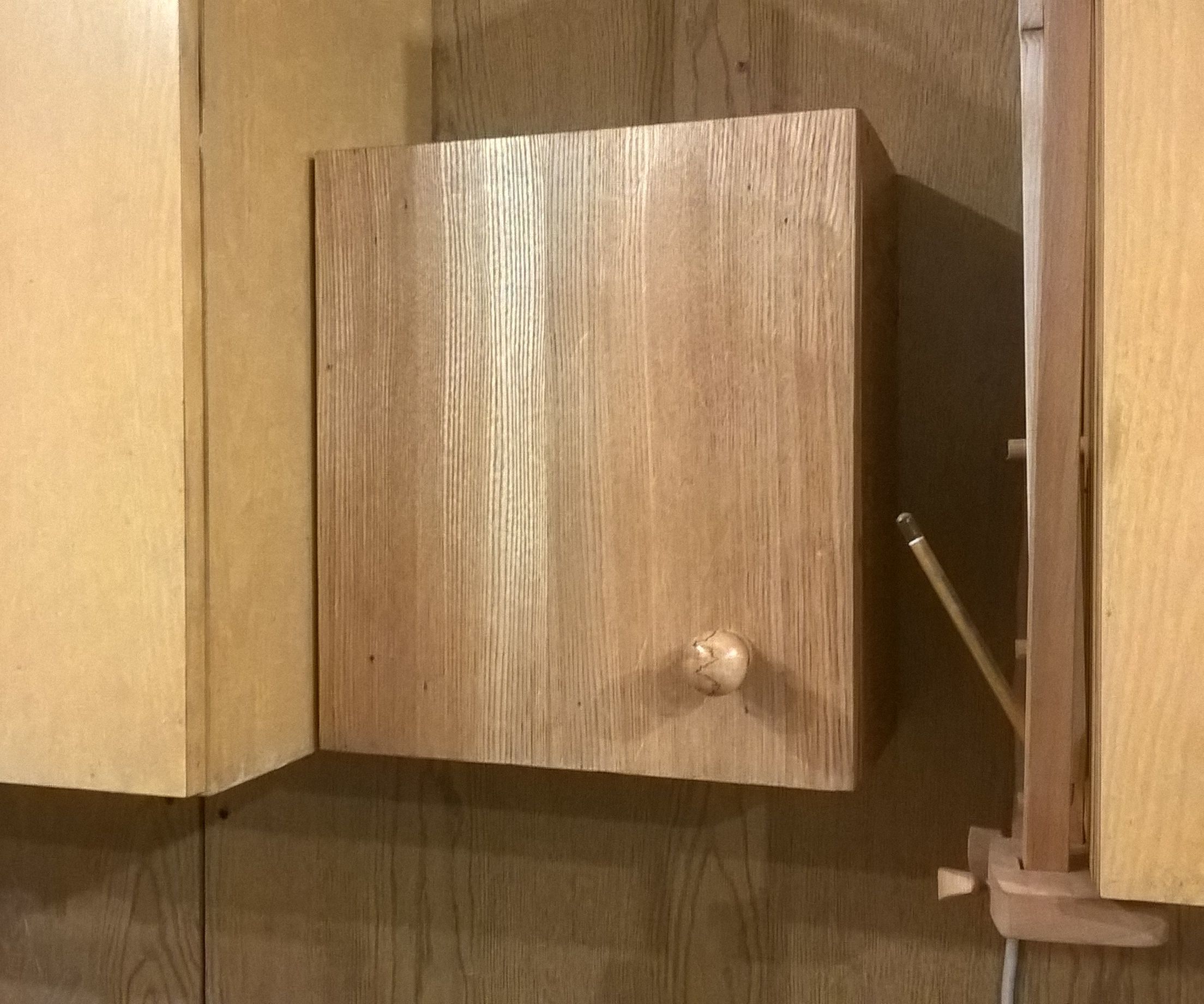 Give an Old Cabinet a Second Chance - Trash to Treasure