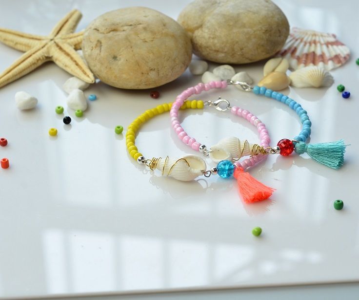 Tutorial of a Colorful Beaded Bracelet With Shell