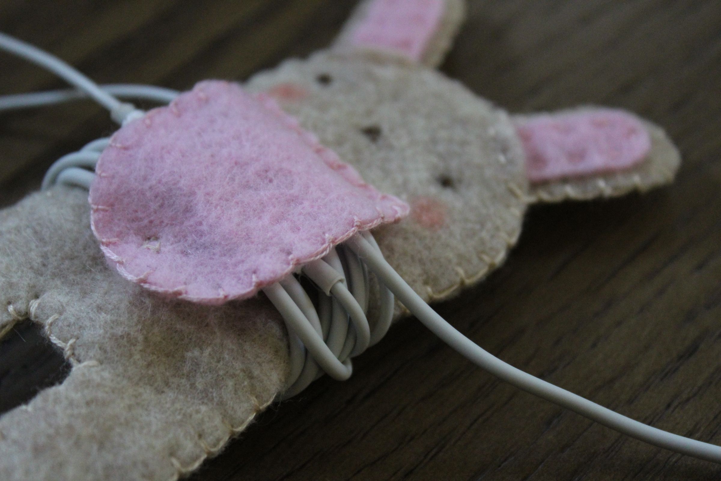 Plushie Animal Earphone Holders : 11 Steps (with Pictures) - Instructables