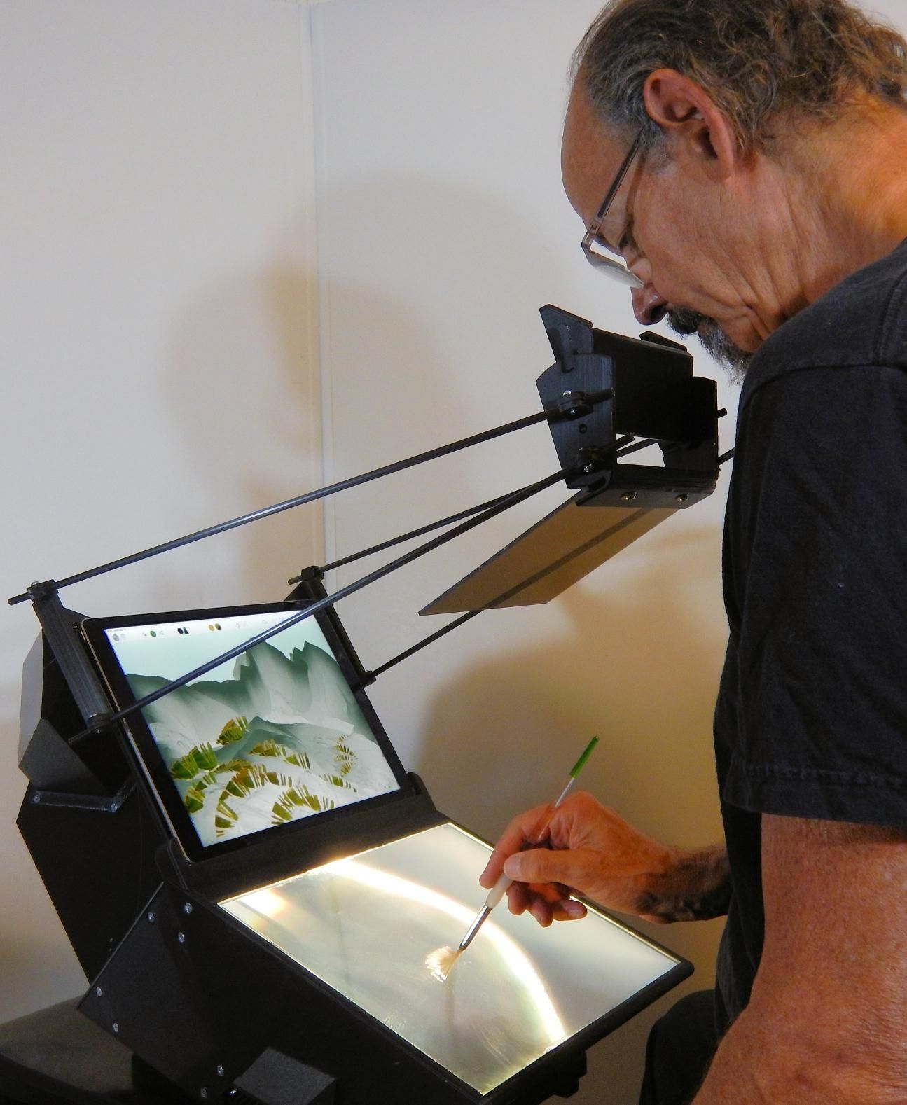 Brush and Display Together Camera Lucida for Light Strokes 7 Steps