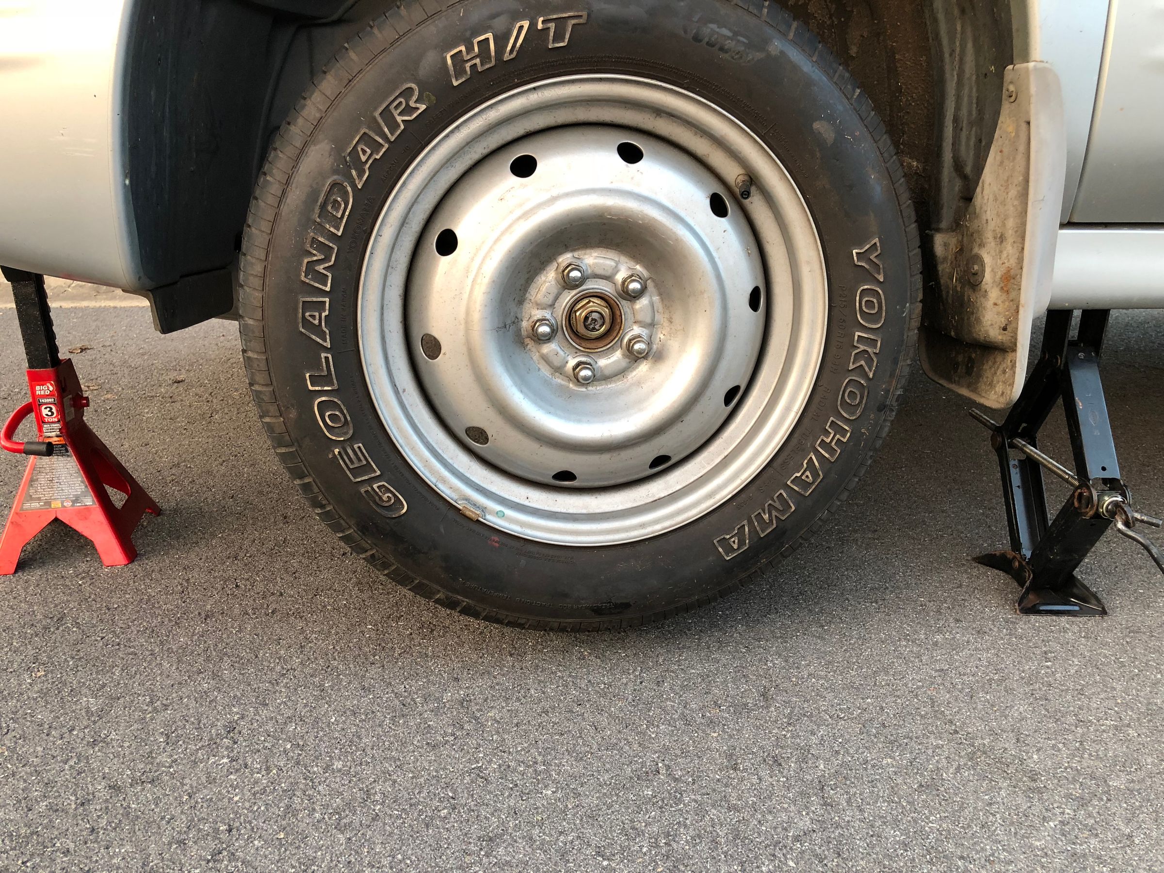 How to Change a Tire 10 Steps Instructables