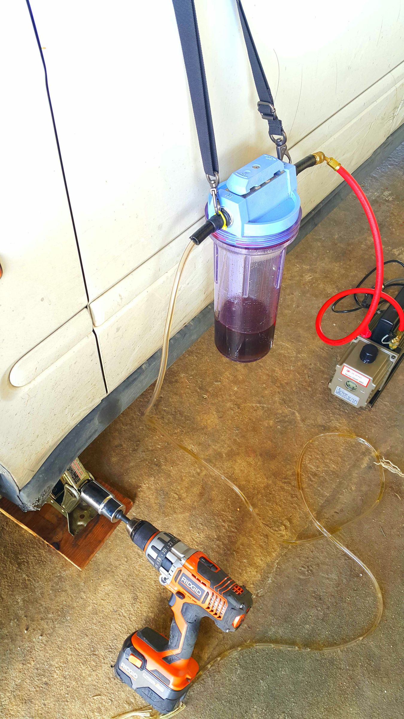 Vacuum Bleeding the Brake Lines Honda Civic 1999. 6 Steps (with