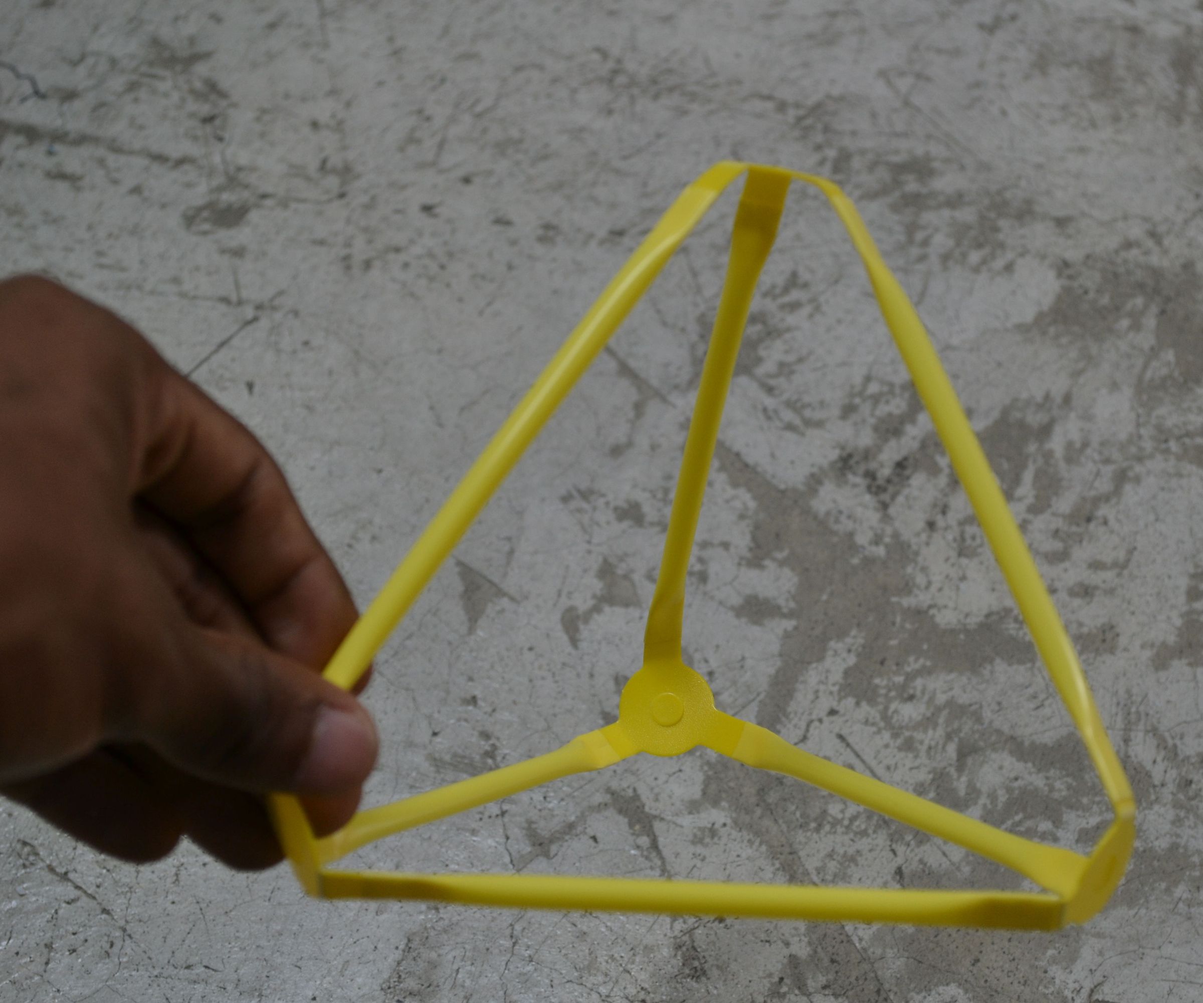 Como Hacer Una Pirámide Con Strawbees