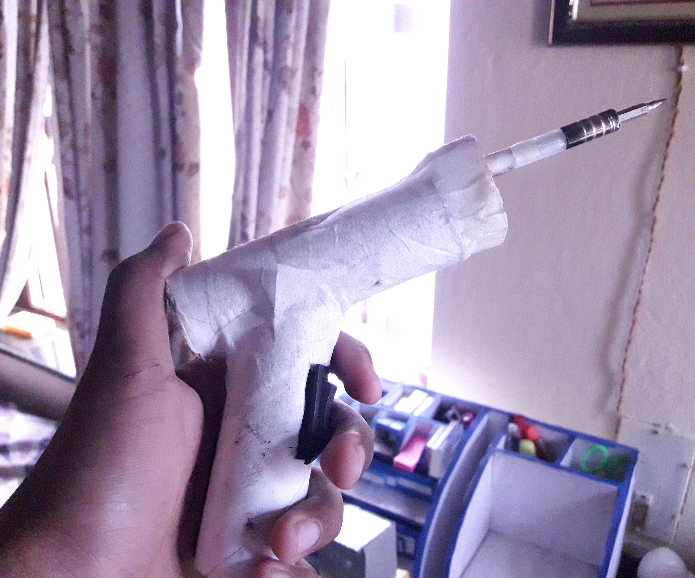 DIY ELECTRIC SCREWDRIVER USING RECYCLED MATERIALS