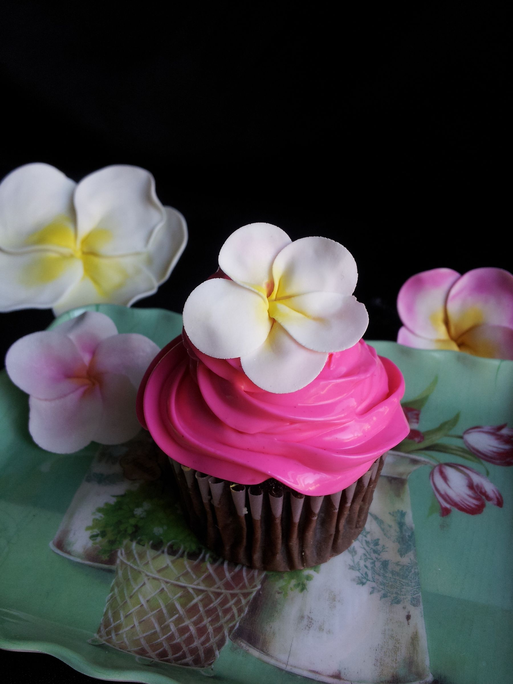 Plumeria Cupcakes (Gumpaste)