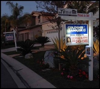 Gooseneck Lights for Better Lighting on Your Business Signage and Billboards