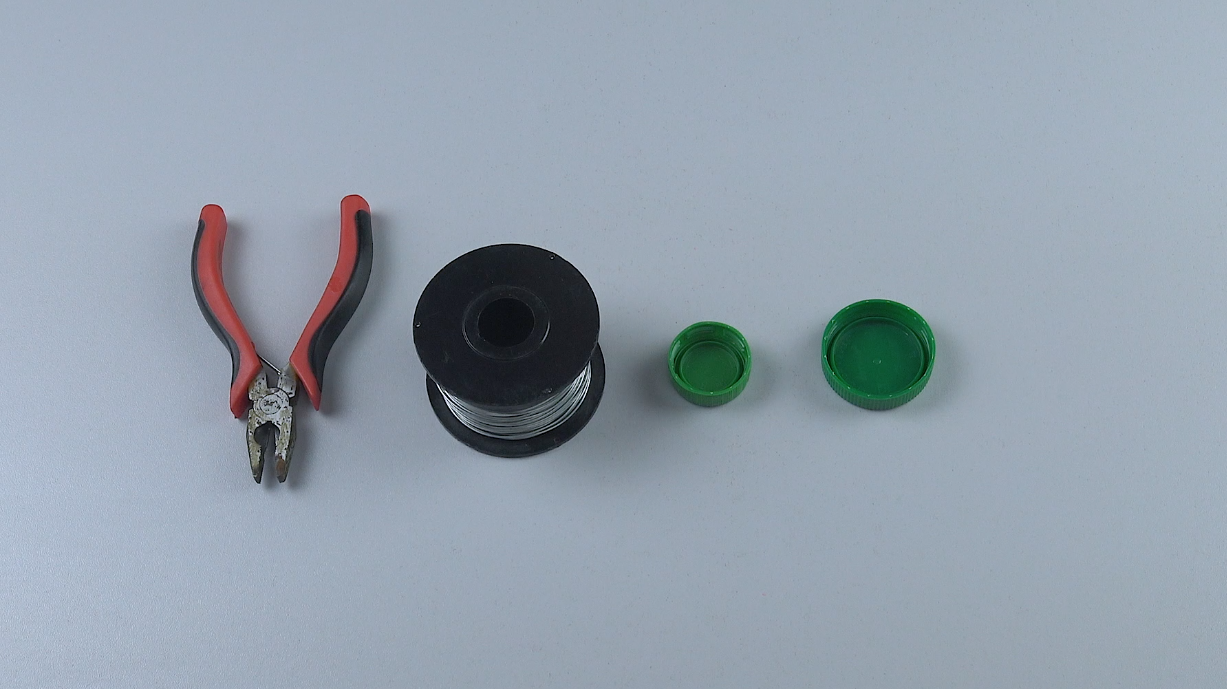 Herkesin Mağazadan Plastik Alışveriş Poşetleri Vardır ve Büyük ihtimalle Çekmeceye İtilmiştir veya Atılmıştır.  Plastik Poşetleri Geri Dönüştürmenin Yolları Var.