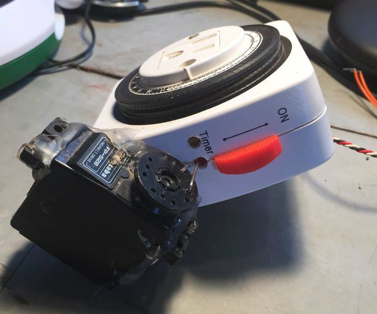 Servo Controlled 120VAC Outlet 