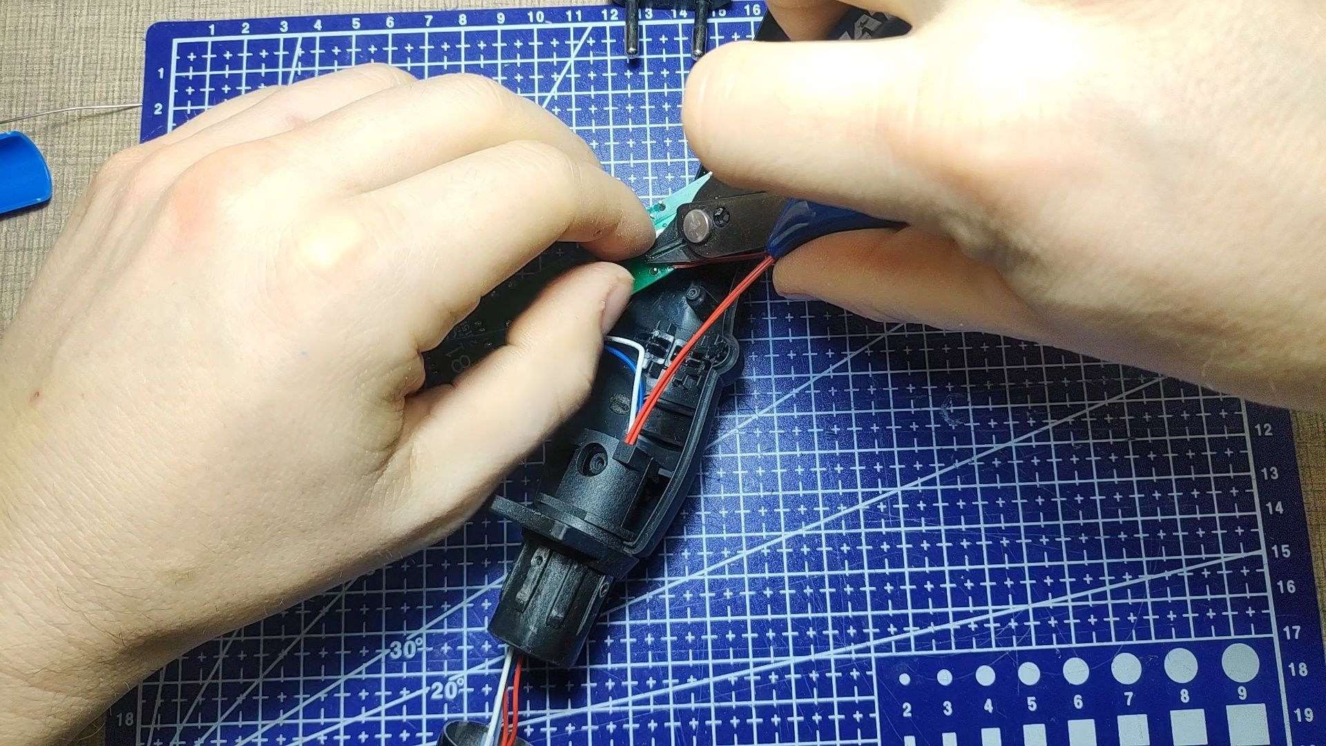 Curling Iron Repair Thyristor Diagnosis and Replacement 5 Steps